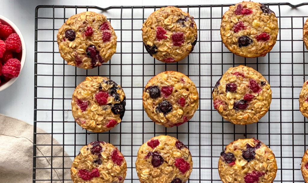 Berry Oatmeal Muffins - Macrostax