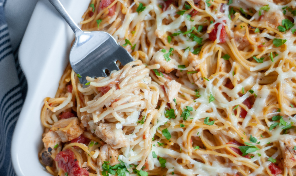 Chicken Spaghetti Casserole - Macrostax