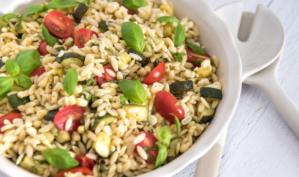 Corn and Zucchini Orzo Salad - Macrostax