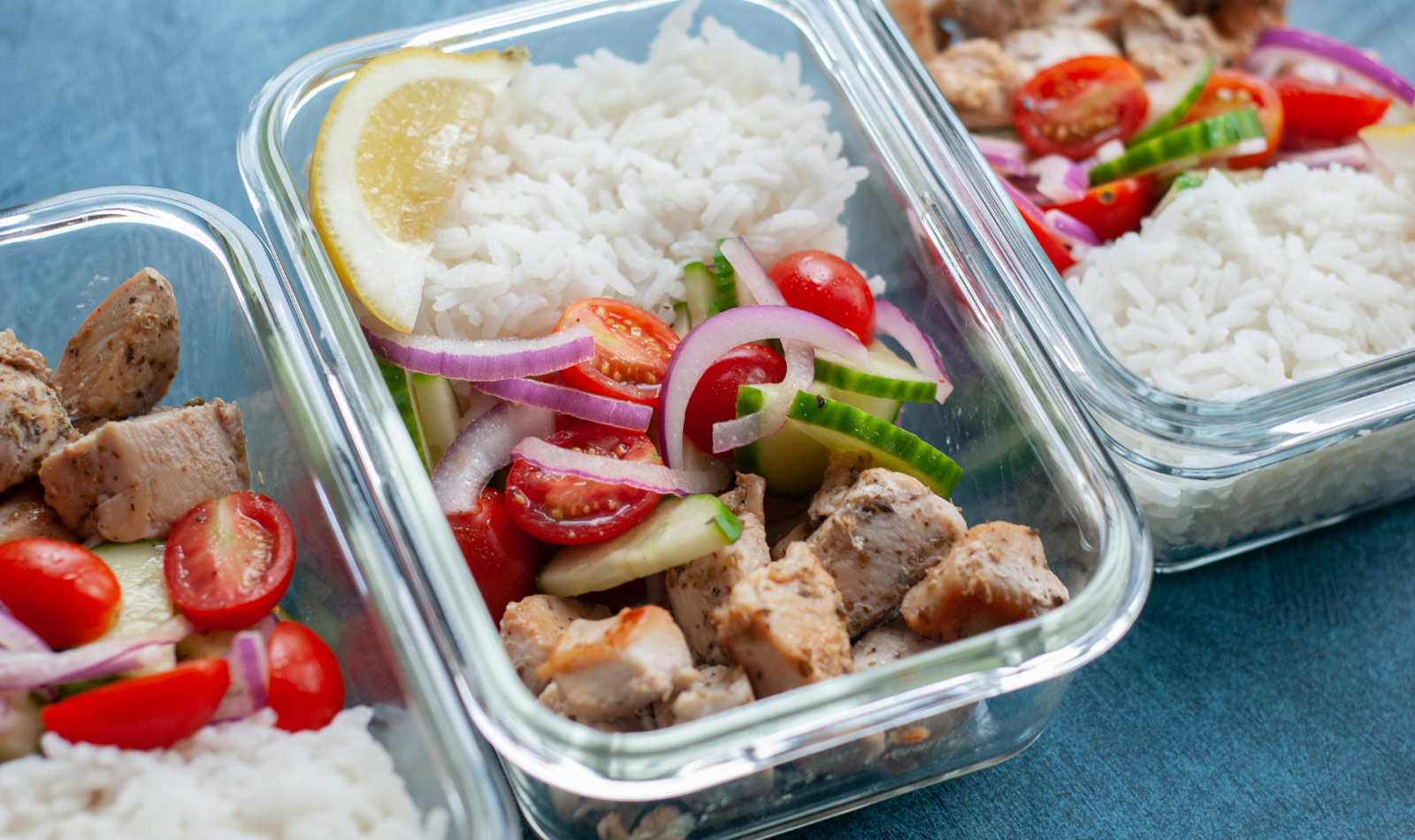 https://www.macrostax.com/wp-content/uploads/2021/12/Blog_Featured_Image_-_Greek_Chicken_Meal_Prep_Bowls.png