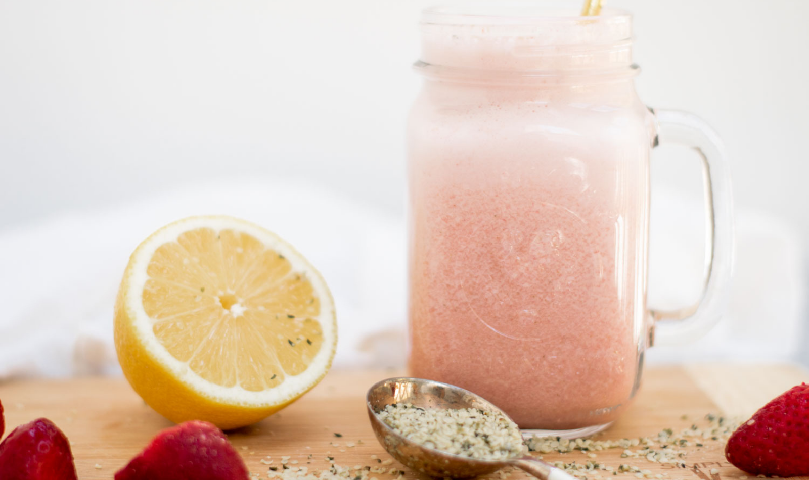 Blog Featured Image - Strawberry Lemonade Protein Smoothie