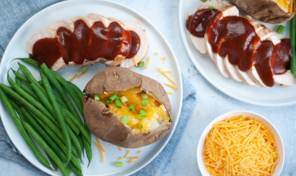 BBQ Chicken with a Baked Potato and Veggies - Macrostax