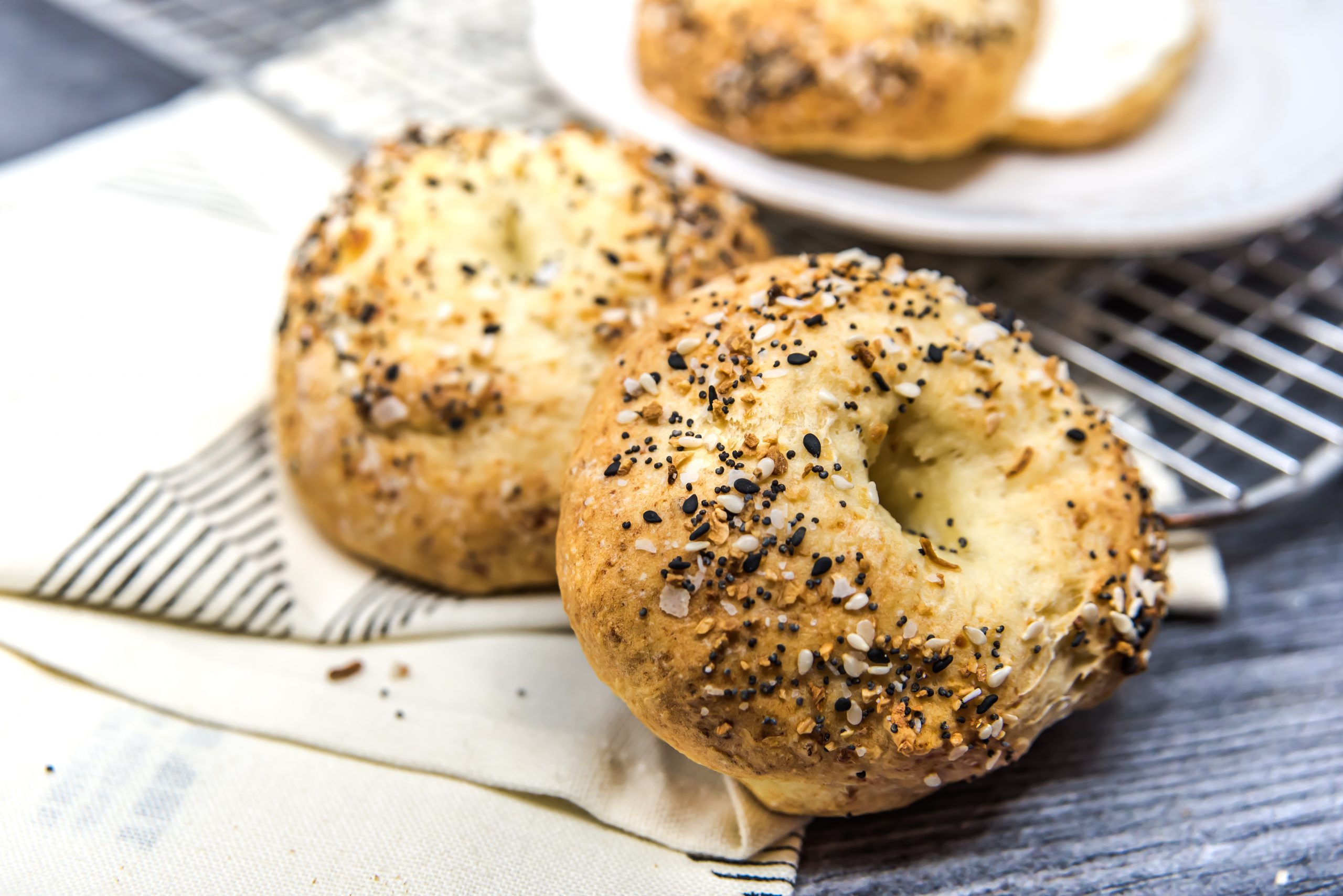 Cheesy Everything Protein Bagels 