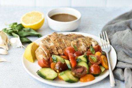 Macrostax Heirloom Tomato Salad with Chicken 