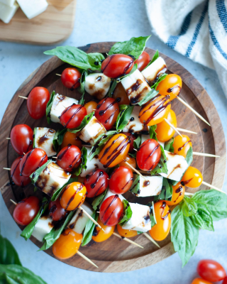 Caprese Salad Skewers - Macrostax