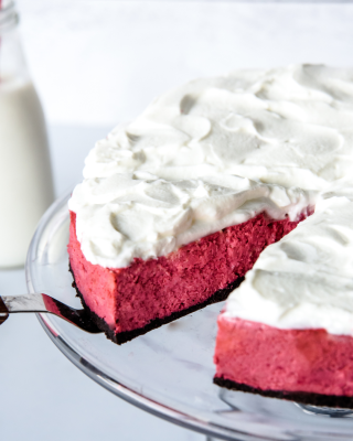 Portrait - blog - Red Velvet Protein Cheesecake