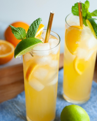 Portrait - blog - Tropical Amino Energy Mocktail