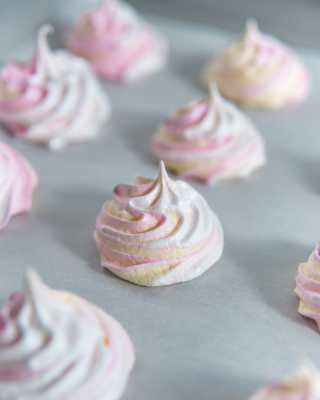 Portrait - Meringue Cookies