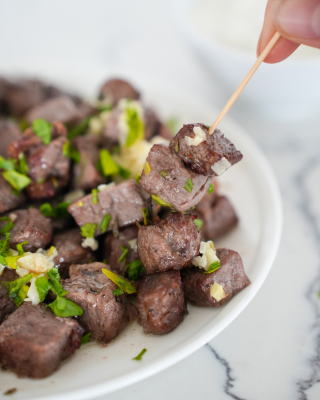 Air Fryer Garlic Steak Bites